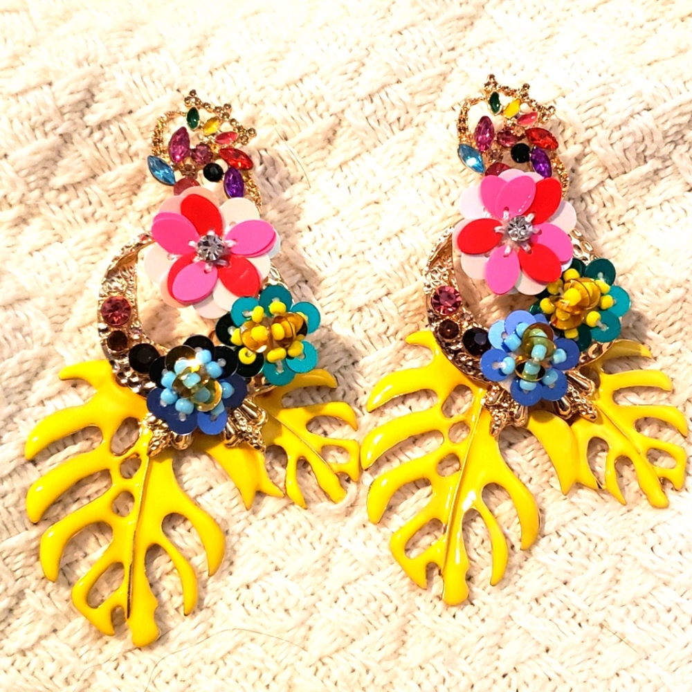 Shine earing. Beautiful colors